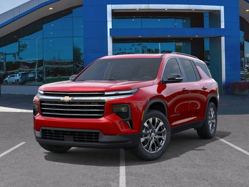 New 2026 Chevrolet Traverse LT w/ Sun and Wheel Package FWD image 34