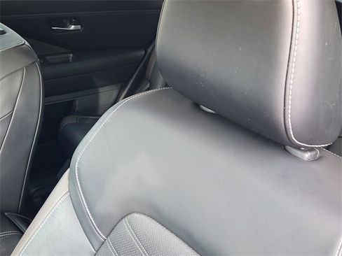 Used 2024 Nissan Pathfinder Platinum image 15