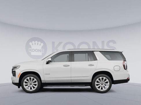 Used 2025 Chevrolet Tahoe LT RWD image 2