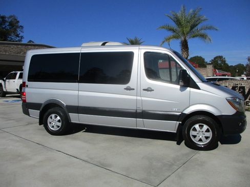 Used 2015 Mercedes-Benz Sprinter 2500 image 3
