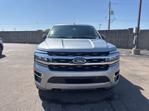Used 2022 Ford Expedition Limited image 2