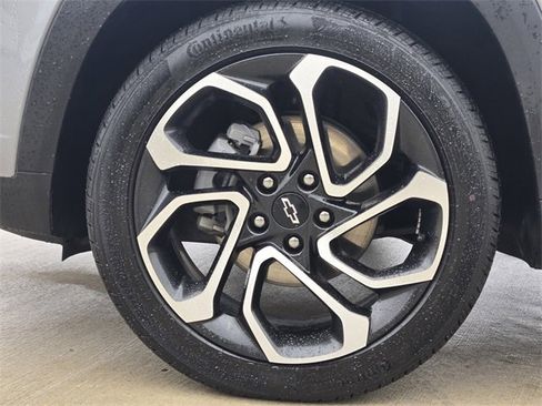 Used 2024 Chevrolet Trax RS w/ Sunroof Package image 11