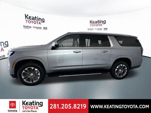 Used 2025 Chevrolet Suburban LT w/ Comfort Package RWD image 8