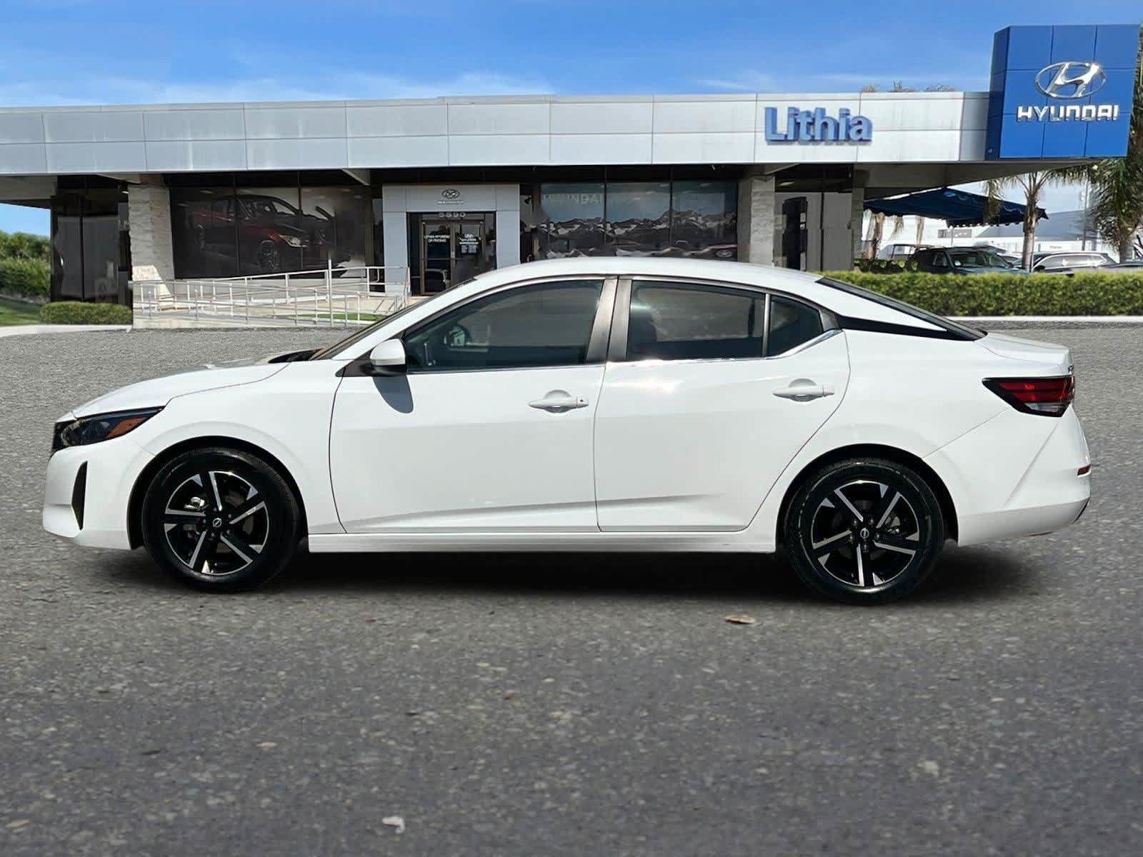 Used 2025 Nissan Sentra SV FWD image 6