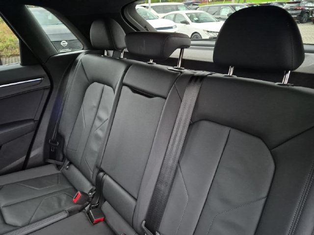 Used 2023 Audi Q3 2.0T Premium Plus w/ Premium Plus Package AWD/4WD image 35