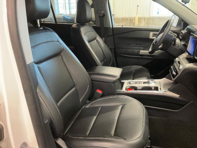 Certified 2024 Ford Explorer XLT w/ Equipment Group 202A AWD/4WD image 29