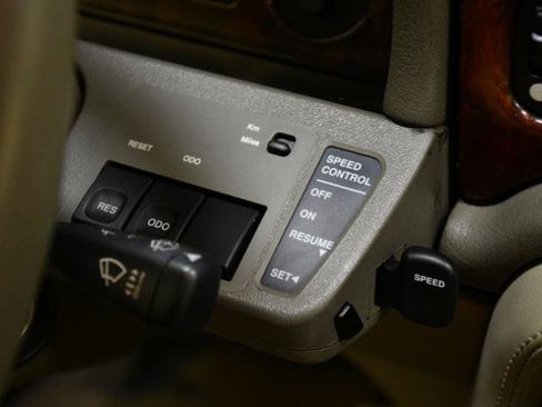 Used 1997 Jaguar XJ6 RWD image 38