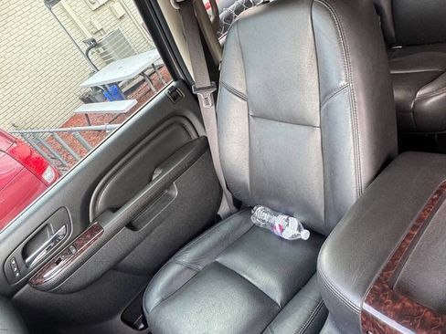 Used 2012 GMC Yukon XL Denali AWD/4WD image 11