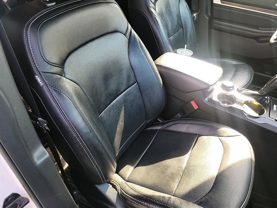 Used 2019 Ford Explorer Limited w/ Equipment Group 301A AWD/4WD image 47