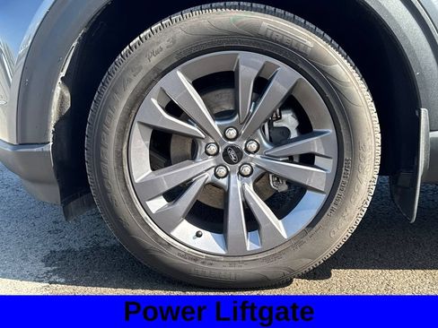 Used 2023 Ford Explorer XLT w/ Equipment Group 202A AWD/4WD image 18