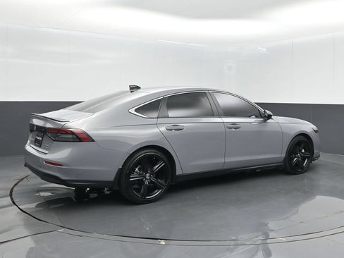 Used 2025 Honda Accord Sport image 8