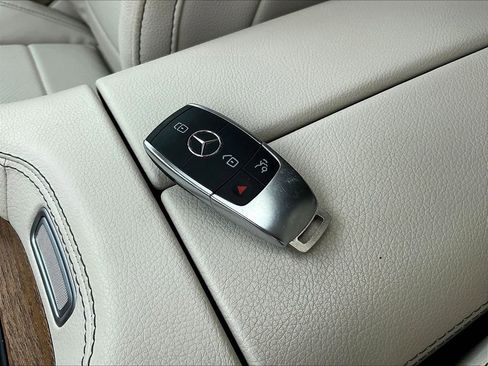 Used 2023 Mercedes-Benz GLE 450 4MATIC image 33