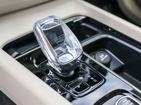 New 2025 Volvo XC60 T8 Ultra w/ Protection Package Premier image 21