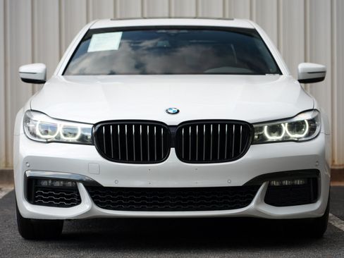 Used 2019 BMW 740i w/ M Sport Package RWD image 6