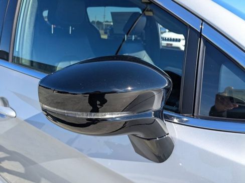 New 2026 Chrysler Pacifica Select FWD image 11