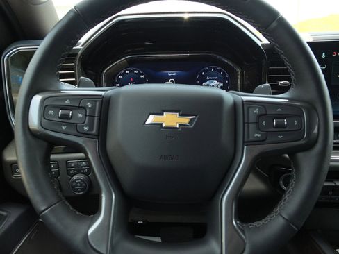 Used 2025 Chevrolet Silverado 1500 High Country AWD/4WD image 21