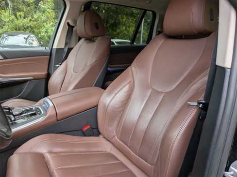 Used 2022 BMW X7 xDrive40i w/ Premium Package image 15