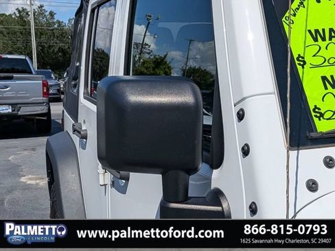 Used 2018 Jeep Wrangler Unlimited Rubicon AWD/4WD image 10