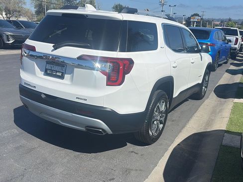 Used 2023 GMC Acadia SLT AWD/4WD image 5
