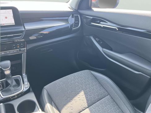 Used 2024 Kia Seltos S AWD/4WD image 11