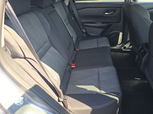 Used 2025 Nissan Rogue SV FWD image 16