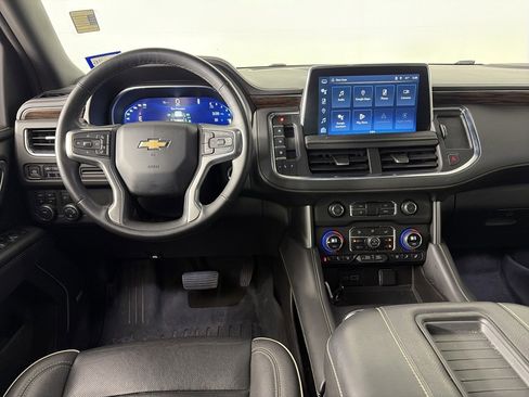 Used 2023 Chevrolet Suburban Premier image 14