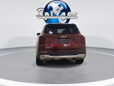 Certified 2025 Kia Sorento EX w/ Panoramic Sunroof Package image 2