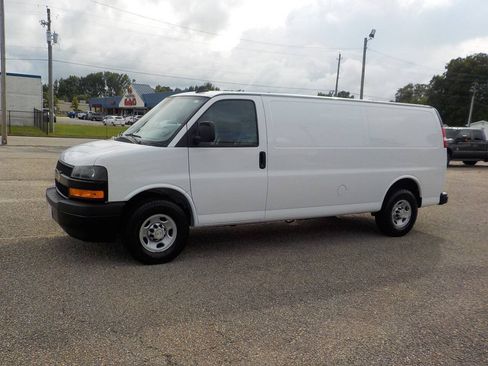 Used 2020 Chevrolet Express 2500 Extended w/ Enhanced Convenience Package RWD image 1