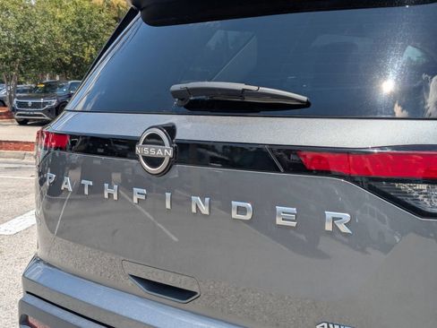 Used 2025 Nissan Pathfinder SV AWD/4WD image 16