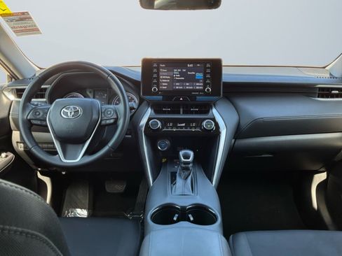 Used 2021 Toyota Venza LE w/ Carpet Mat Package (TMS) AWD/4WD image 10