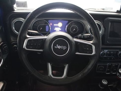 Used 2018 Jeep Wrangler Unlimited Sahara w/ LED Lighting Group AWD/4WD image 23