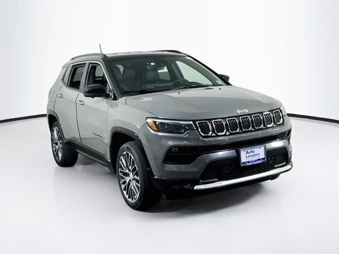 Used 2023 Jeep Compass Limited w/ Elite Group AWD/4WD image 3