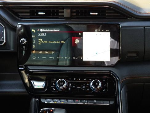 Used 2024 GMC Sierra 1500 AT4 w/ Technology Package image 12