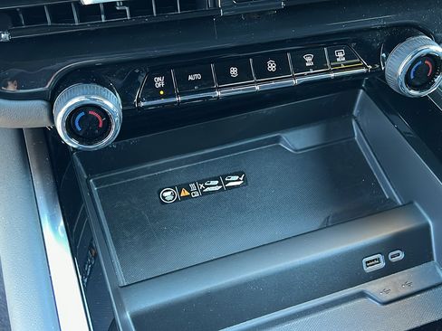 Certified 2025 Chevrolet Suburban RST w/ Comfort Package AWD/4WD image 26