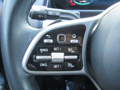 Used 2022 Mercedes-Benz EQB 300 4MATIC w/ Exclusive Package image 34