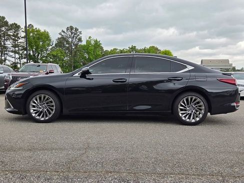 Used 2025 Lexus ES 300h Ultra Luxury w/ Accessory Package (Z1) FWD image 2