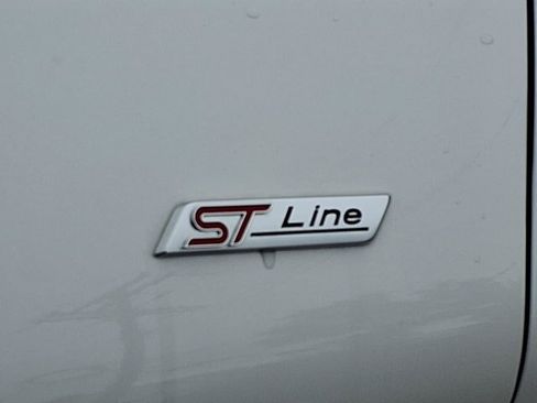 Certified 2025 Ford Explorer ST-Line AWD/4WD image 4