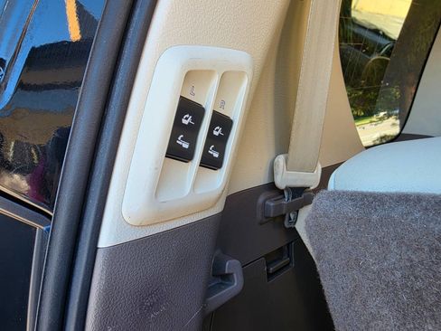 Used 2013 Lexus GX 460 image 41