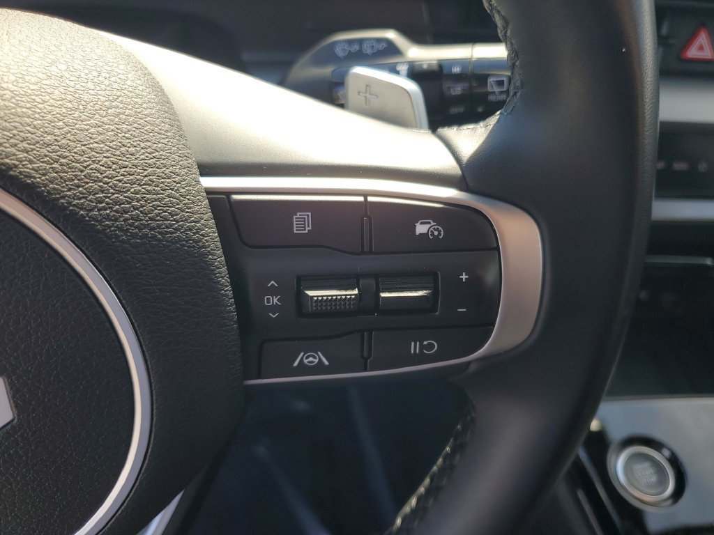 Used 2025 Kia Sportage EX AWD/4WD image 13