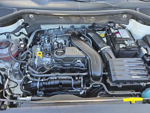 Used 2022 Volkswagen Taos SE image 28