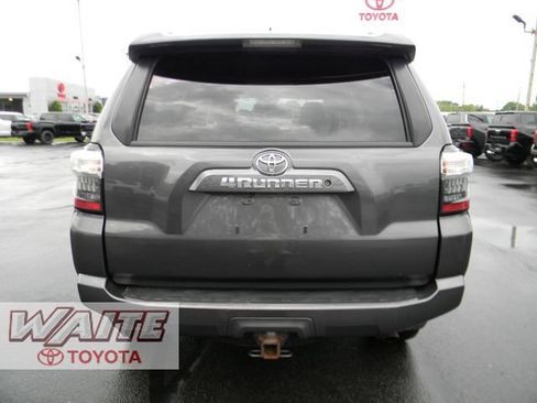 Used 2019 Toyota 4Runner SR5 Premium AWD/4WD image 3
