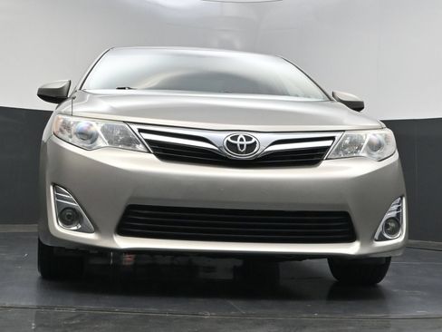 Used 2014 Toyota Camry XLE w/ Leather Package FWD image 35