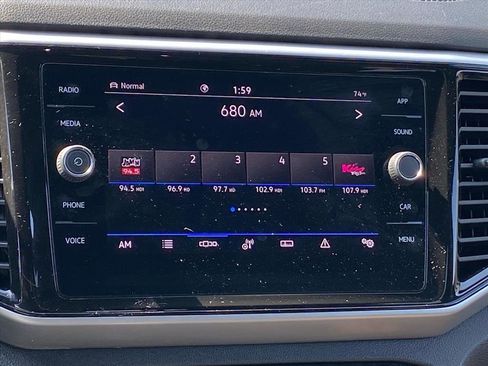 Used 2022 Volkswagen Atlas Cross Sport SE w/ Panoramic Sunroof Package image 8