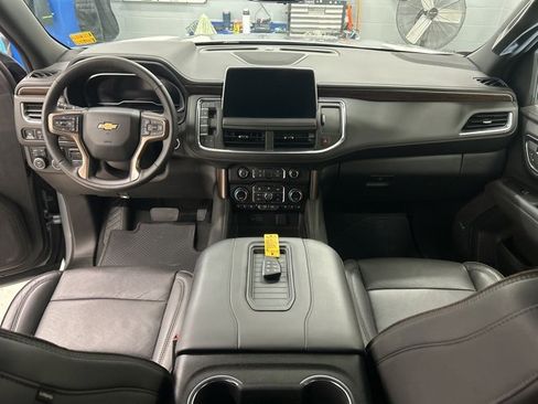 Used 2024 Chevrolet Suburban High Country image 9