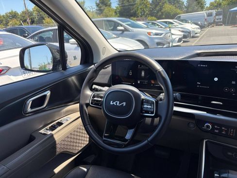 Used 2026 Kia Carnival FWD image 37