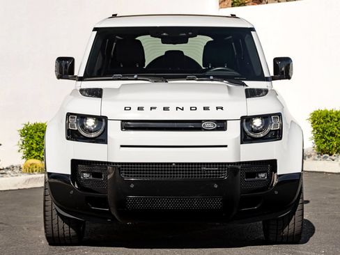 Used 2022 Land Rover Defender 110 X-Dynamic HSE AWD/4WD image 3