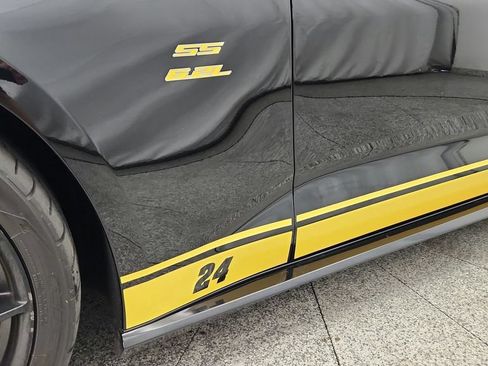 Used 2020 Chevrolet Camaro SS RWD image 14