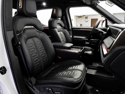 Used 2023 Rivian R1T Adventure image 38