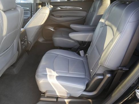 Used 2018 Buick Enclave Premium image 10