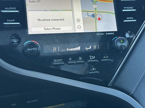 Used 2020 Toyota Camry XSE image 13